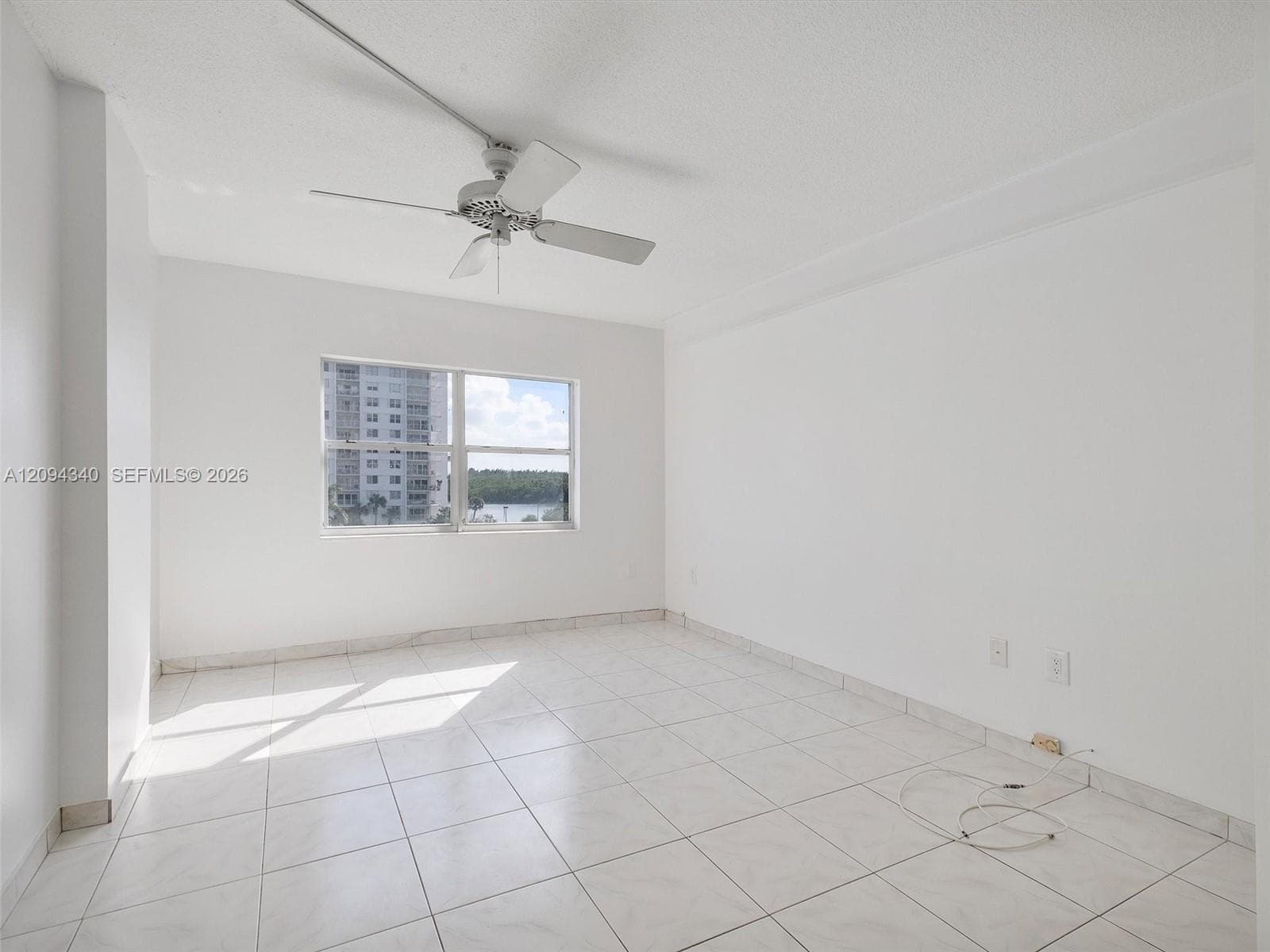 400 Kings Point Dr 523 photo 10