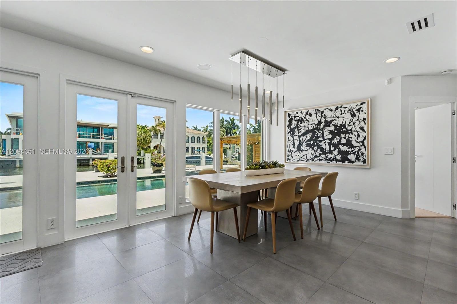 2401 Sea Island Dr photo 18