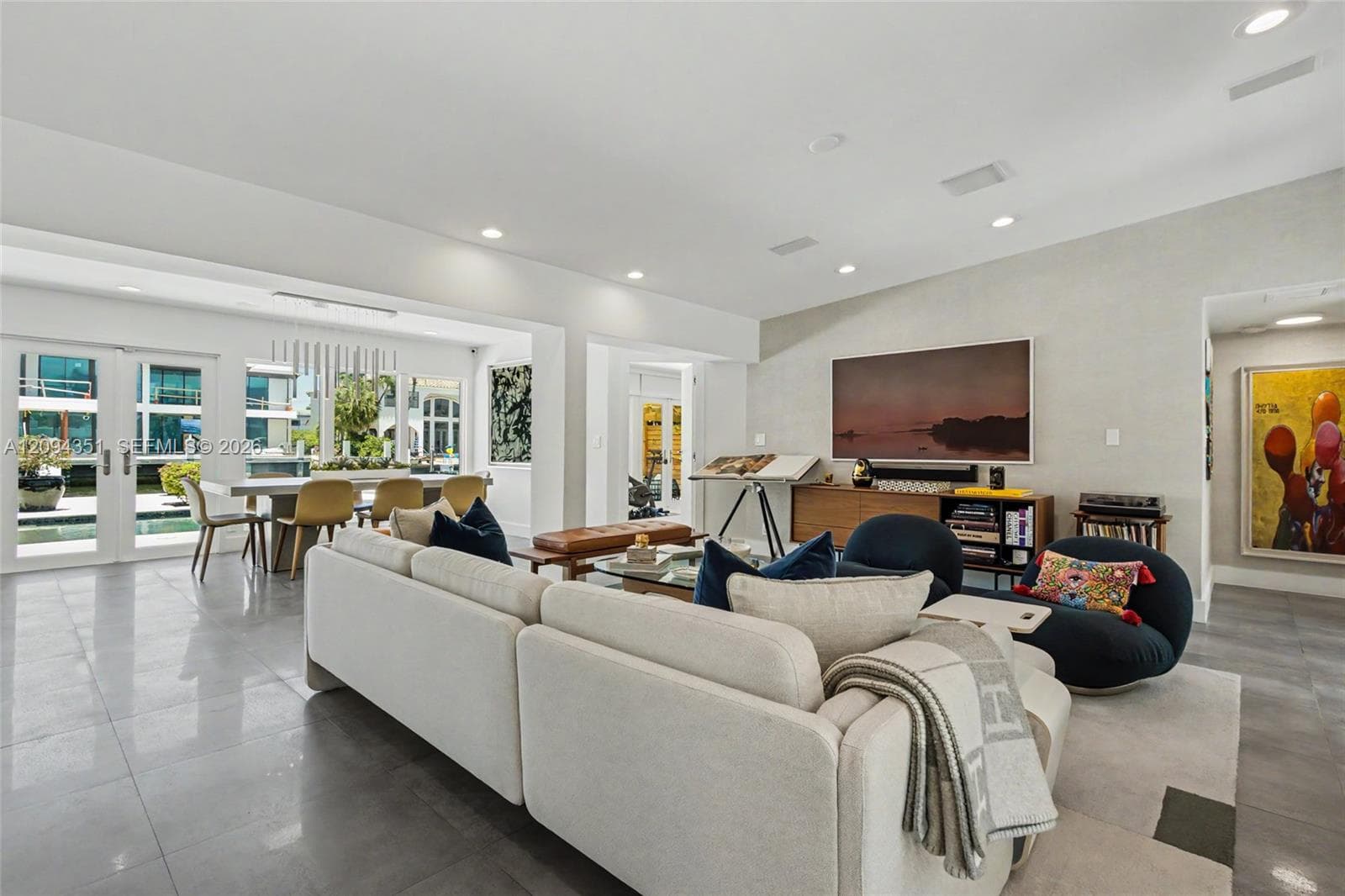 2401 Sea Island Dr photo 11