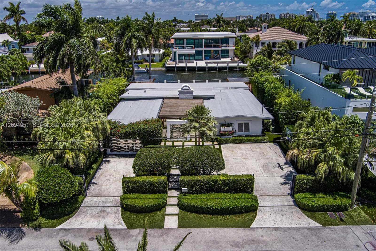 2401 Sea Island Dr photo 8