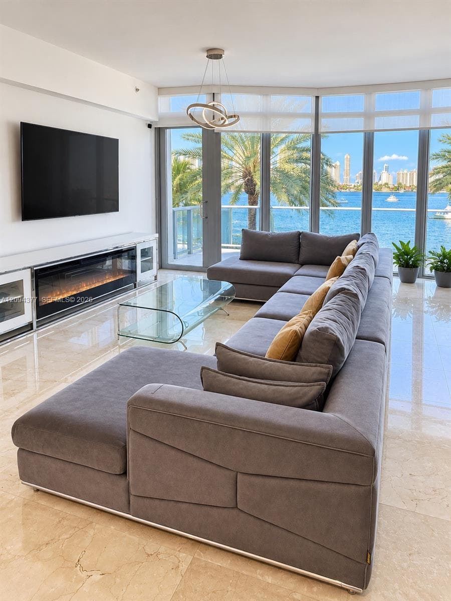 17301 Biscayne Blvd 211 photo 2