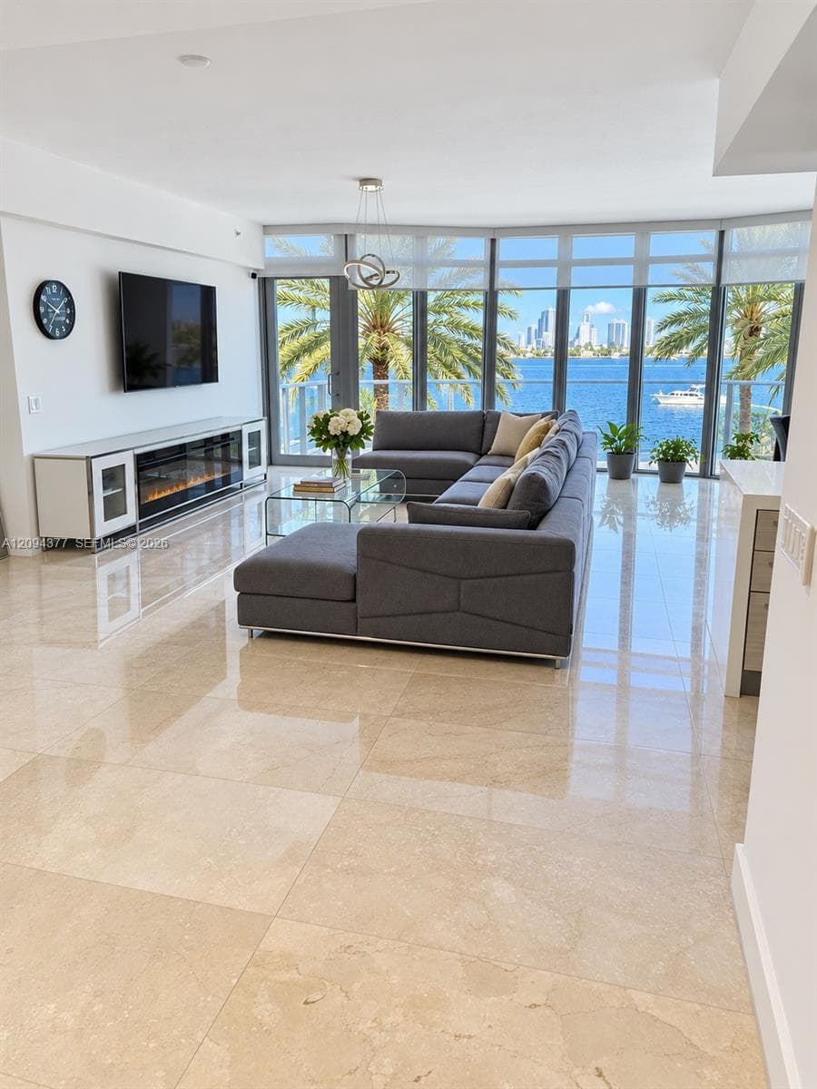 17301 Biscayne Blvd 211 photo 3
