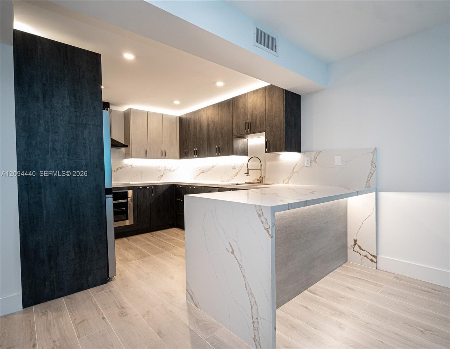 18081 Biscayne Blvd 503 photo 2