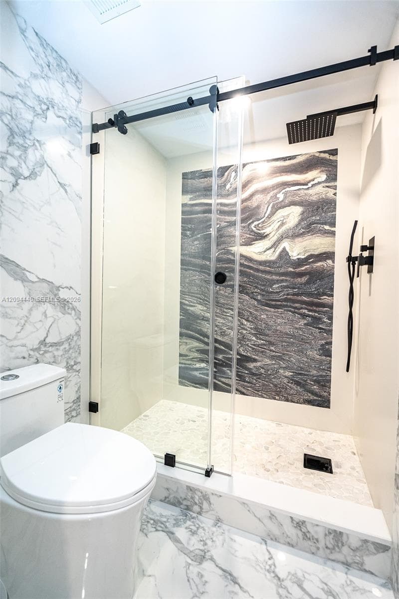 18081 Biscayne Blvd 503 photo 22