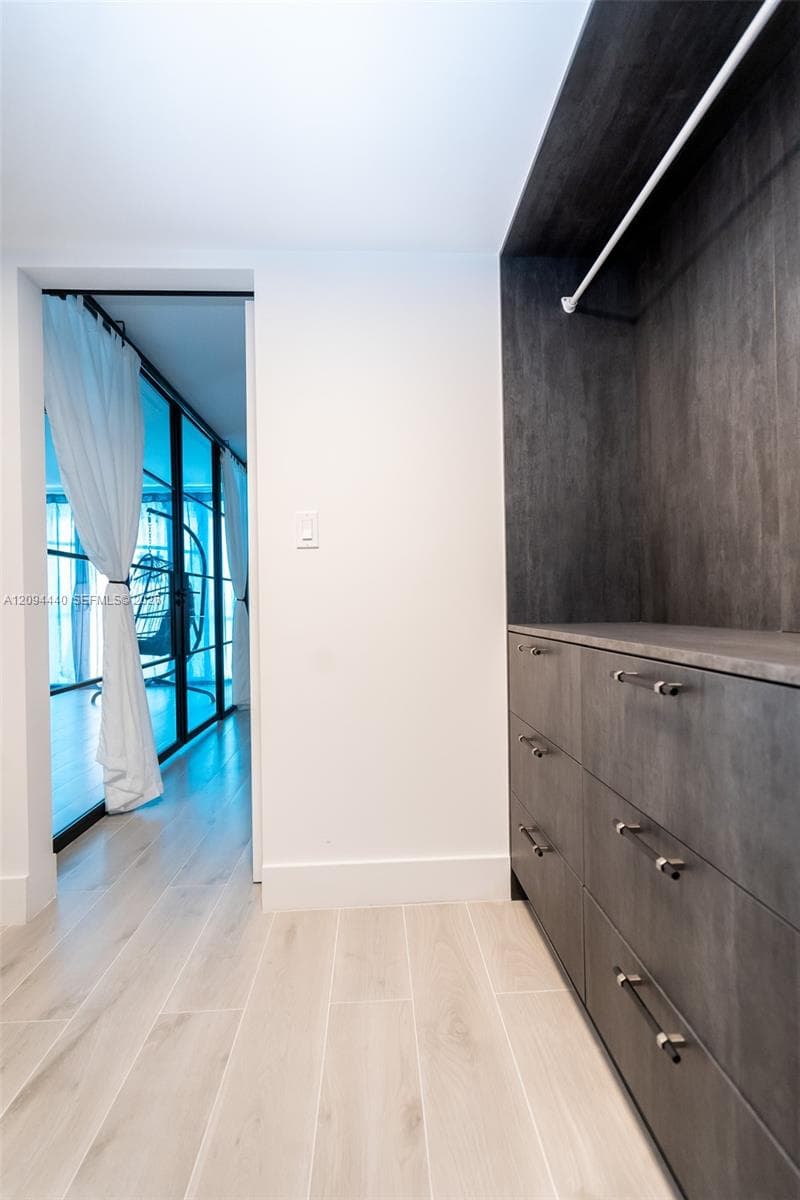 18081 Biscayne Blvd 503 photo 19