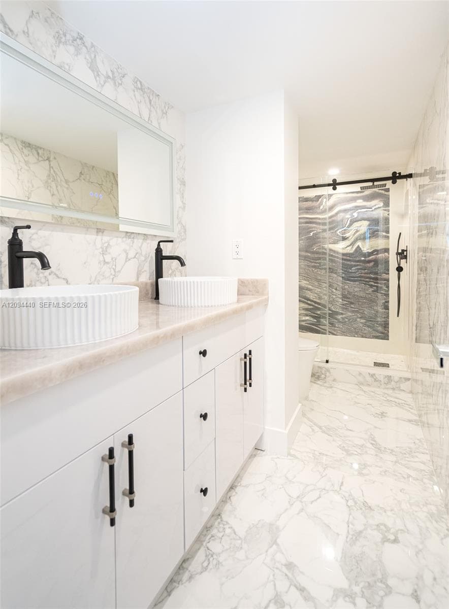 18081 Biscayne Blvd 503 photo 21