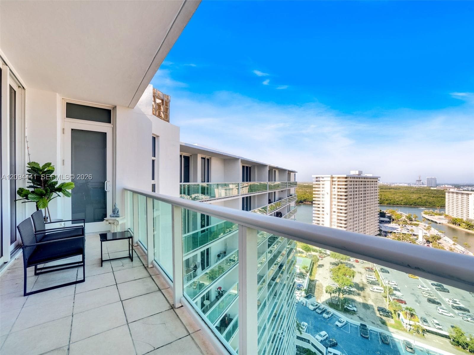 100 Bayview Dr PH01 photo 23