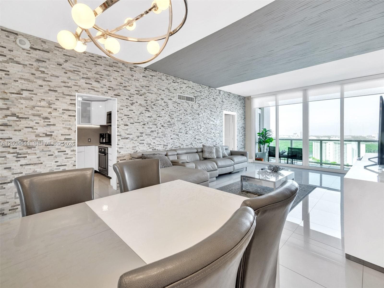 100 Bayview Dr PH01 photo 6