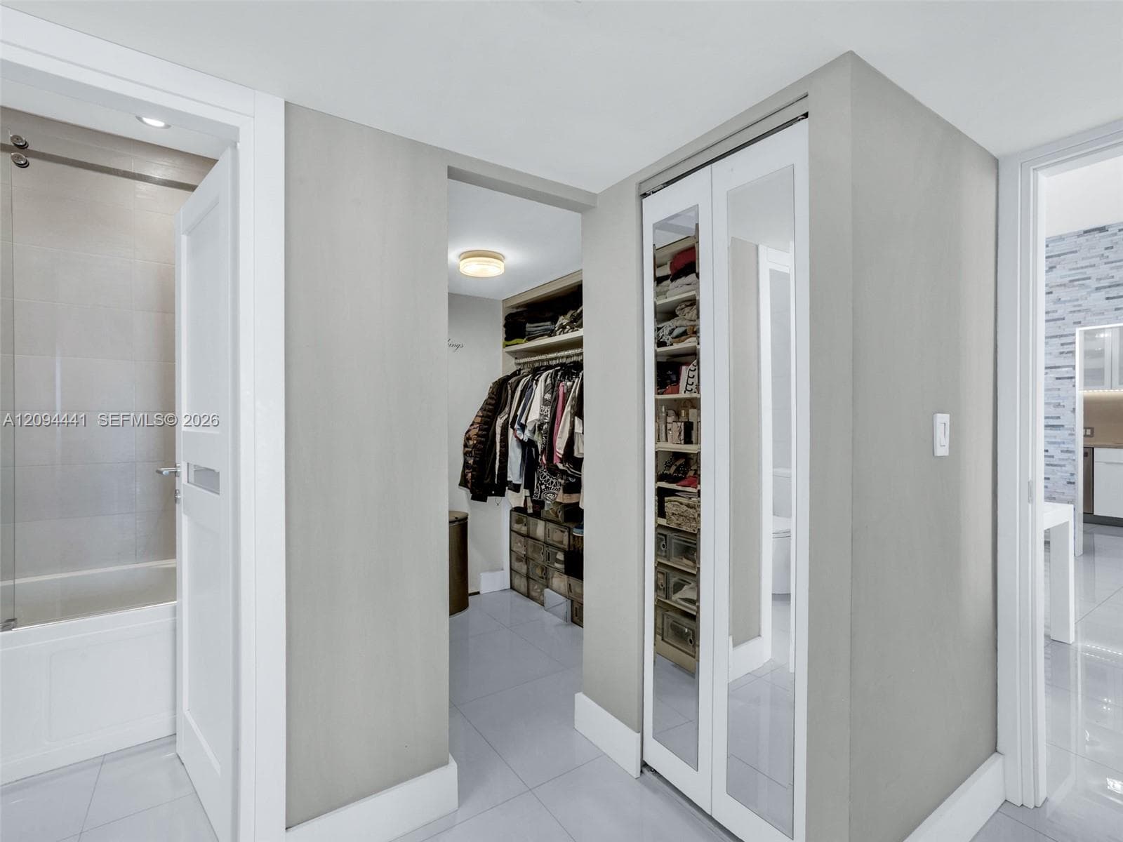 100 Bayview Dr PH01 photo 16