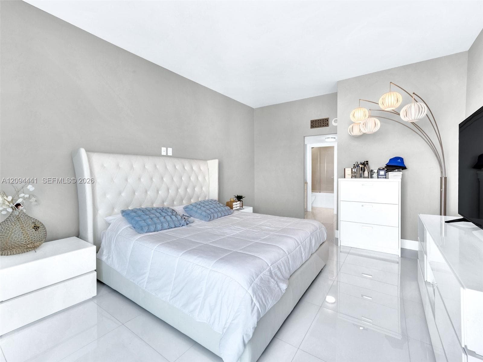 100 Bayview Dr PH01 photo 12