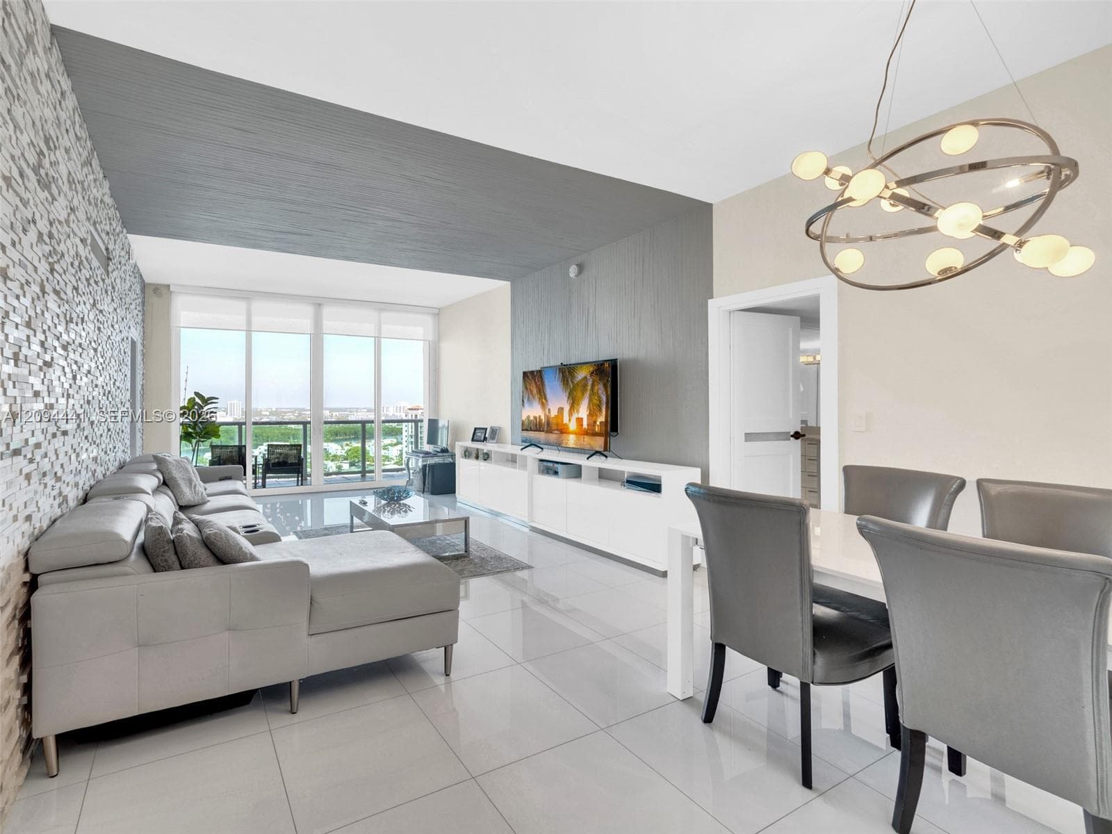 100 Bayview Dr PH01 photo 5