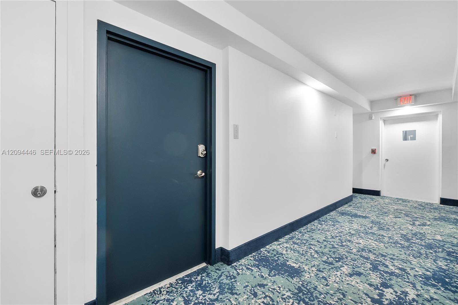 2639 N Riverside Dr 806 photo 22
