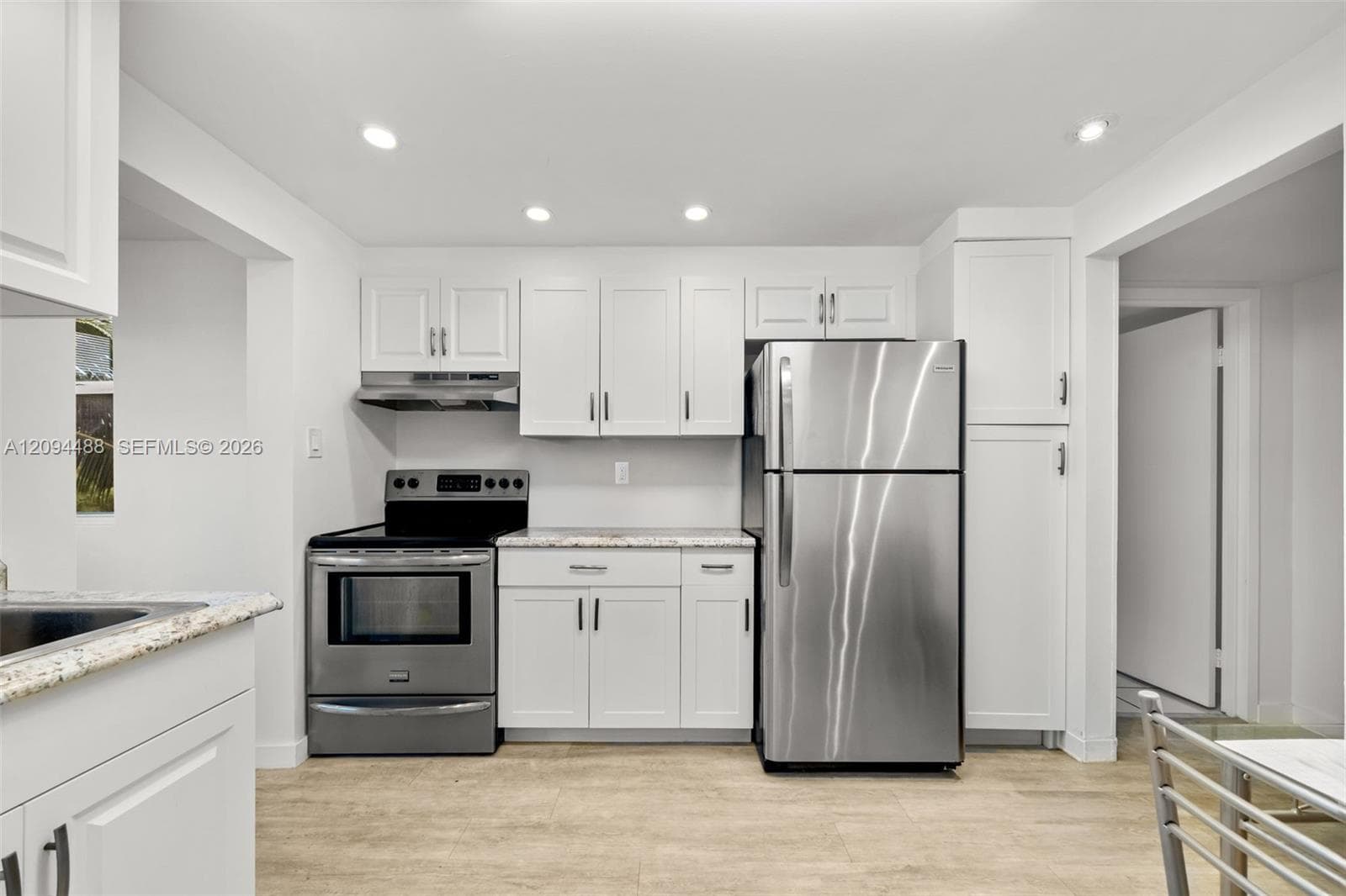 16565 NE 26th Ave 4D photo 9