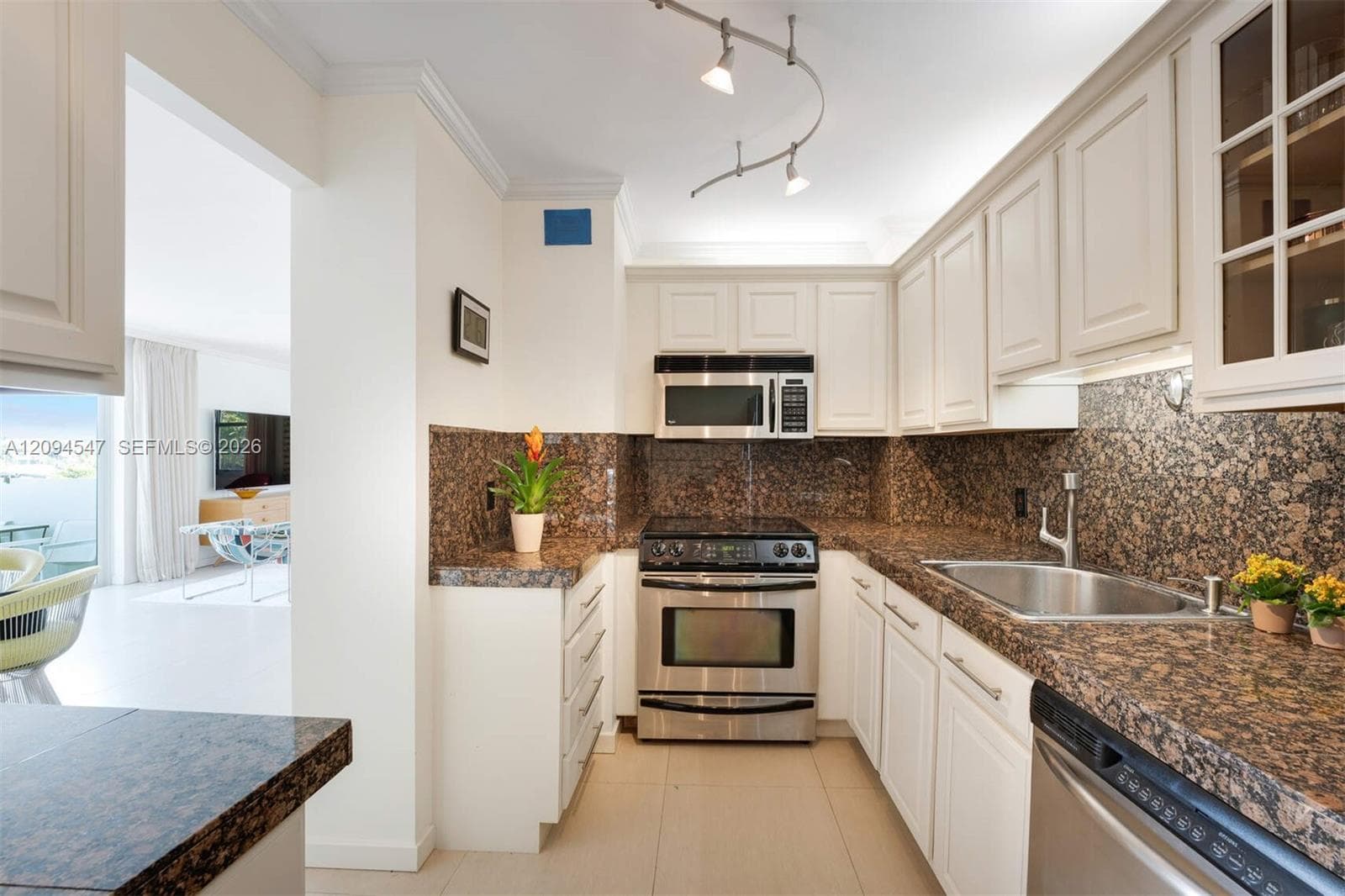 5 Island Ave 3C photo 9