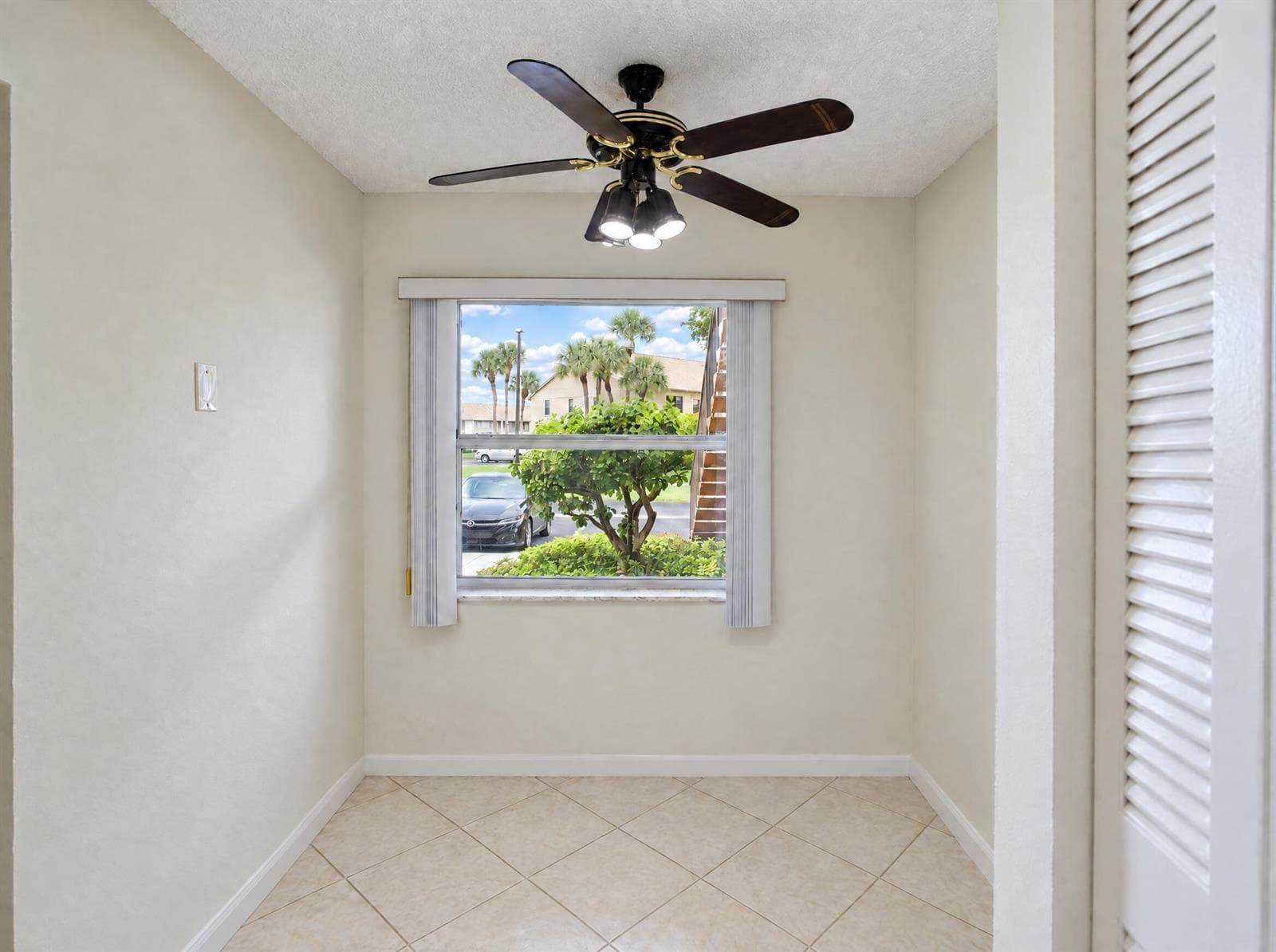 7915 WILLOW SPRING 1218 photo 10