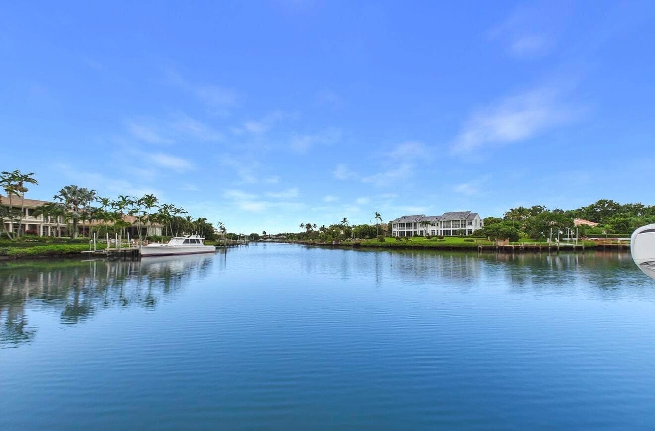 501 Captains Way photo 1