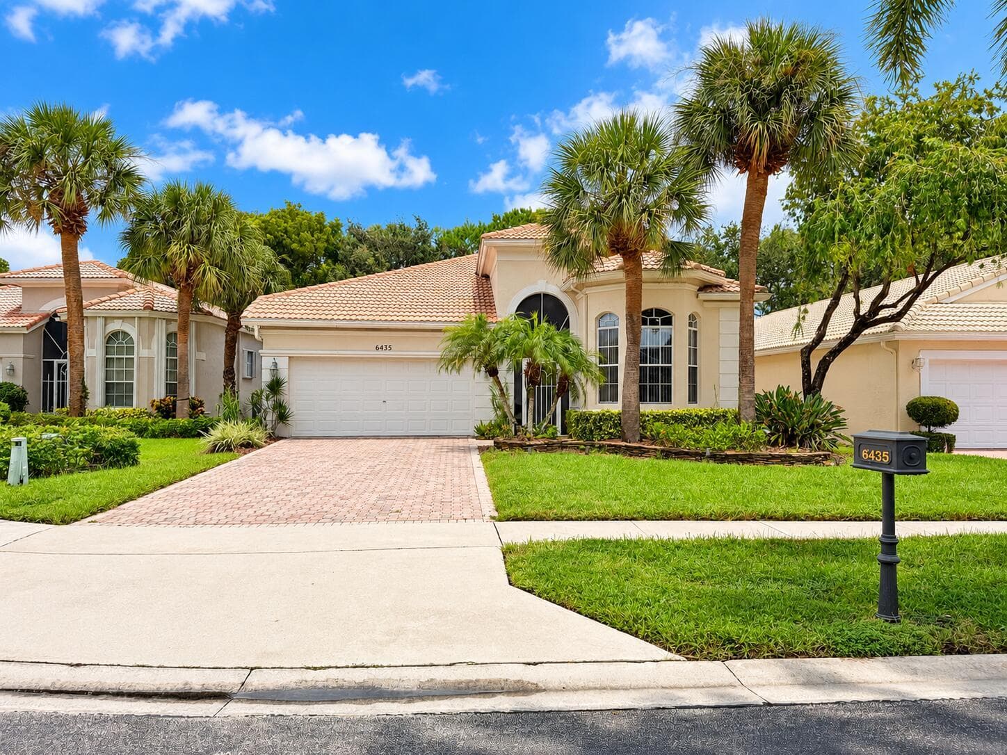 6435 EMERALD BREEZE Way photo 1