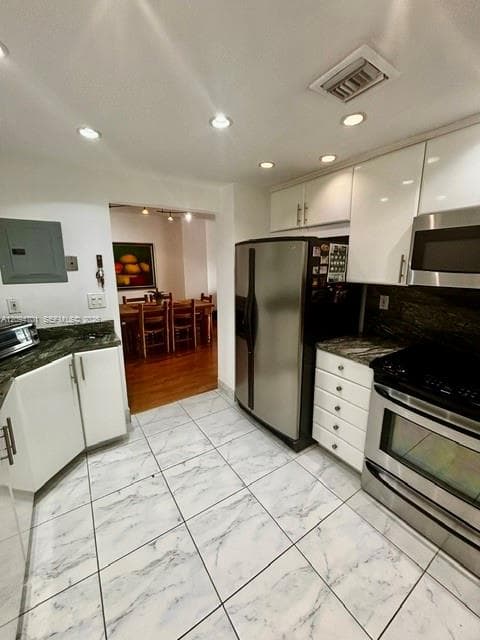 500 Bayview Dr 1923 photo 6