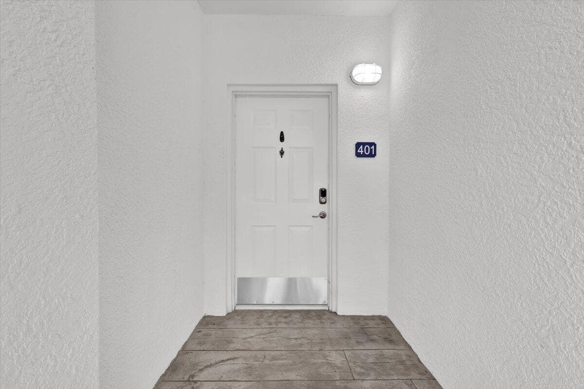 415 NW Flagler Avenue photo 3