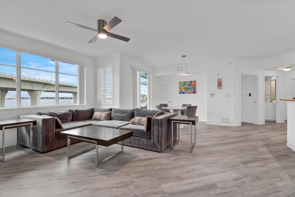 415 NW Flagler Avenue photo 1