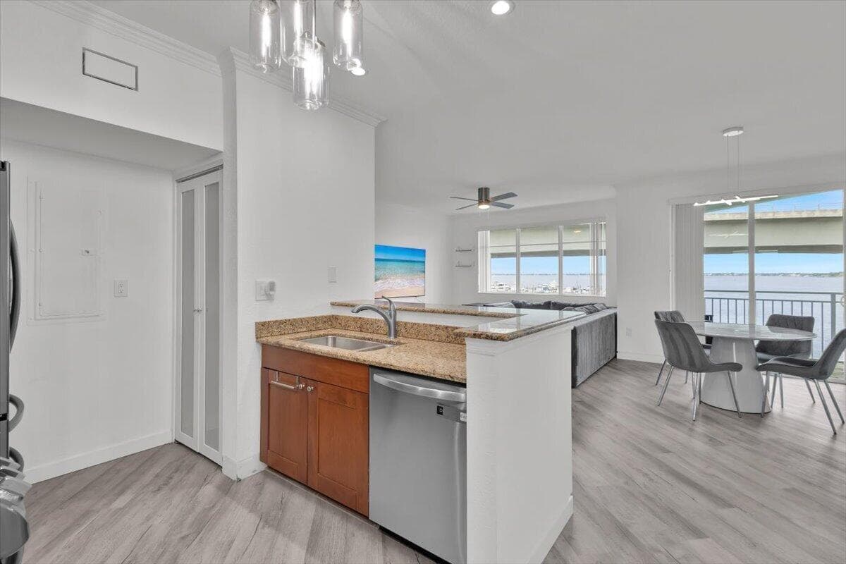 415 NW Flagler Avenue photo 8