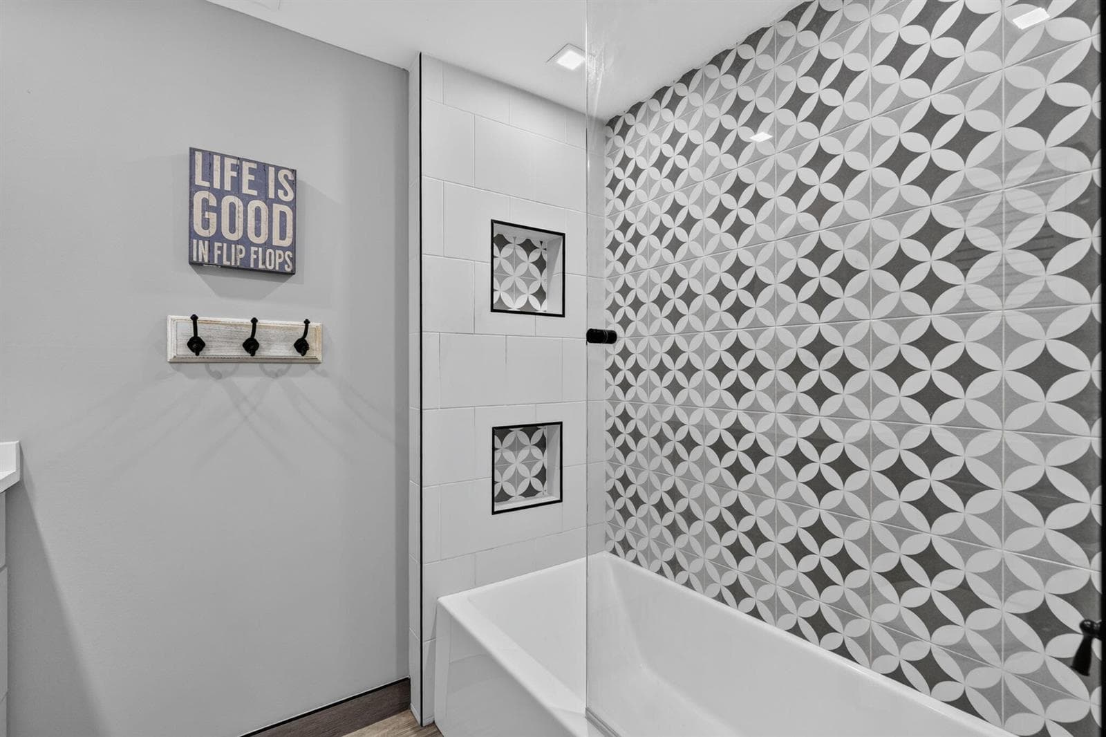 1200 Marine Way E 803B photo 23