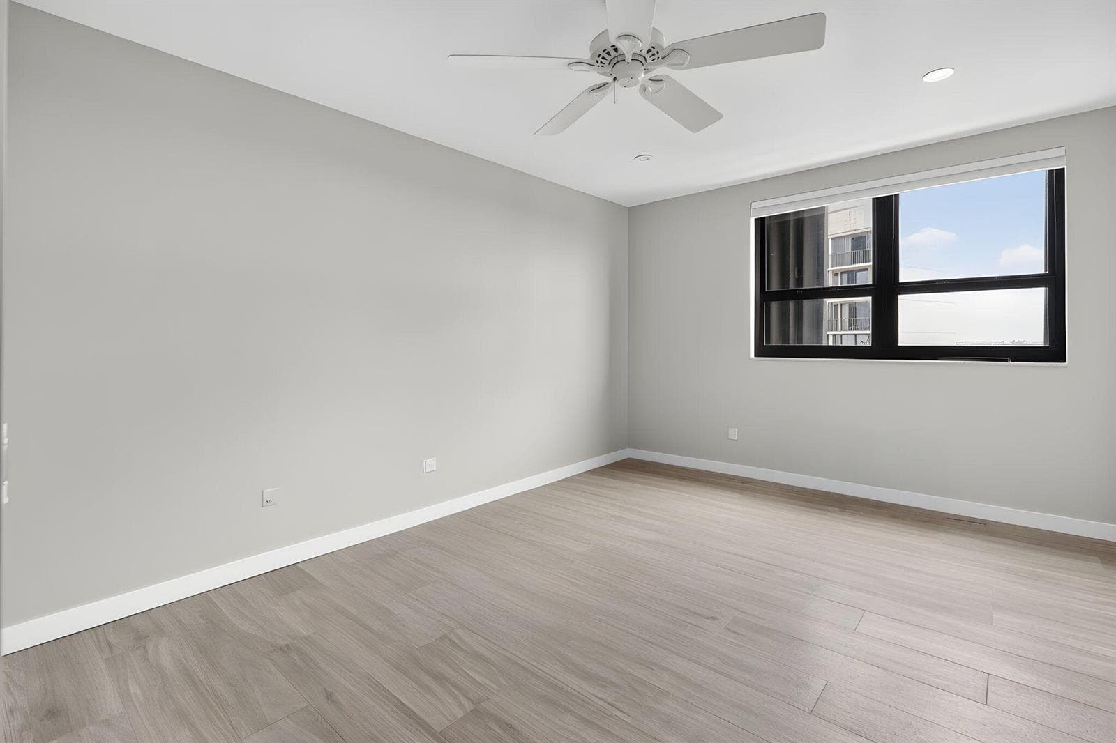 1200 Marine Way E 803B photo 16