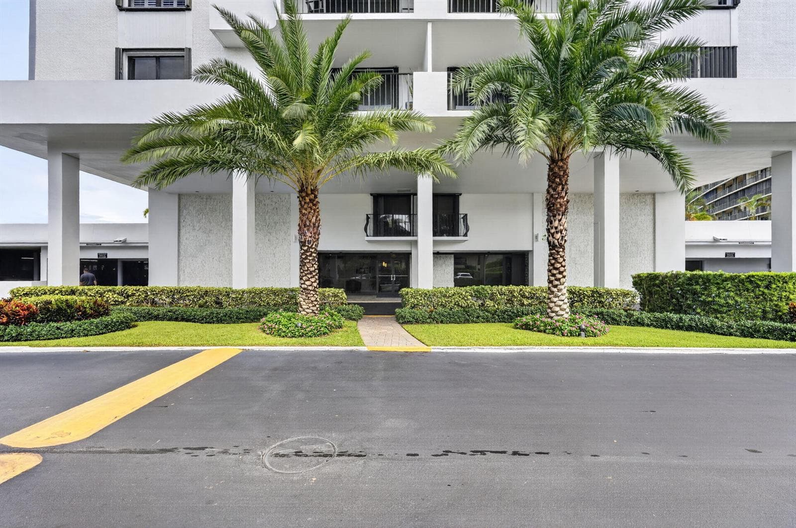 1200 Marine Way E 803B photo 1