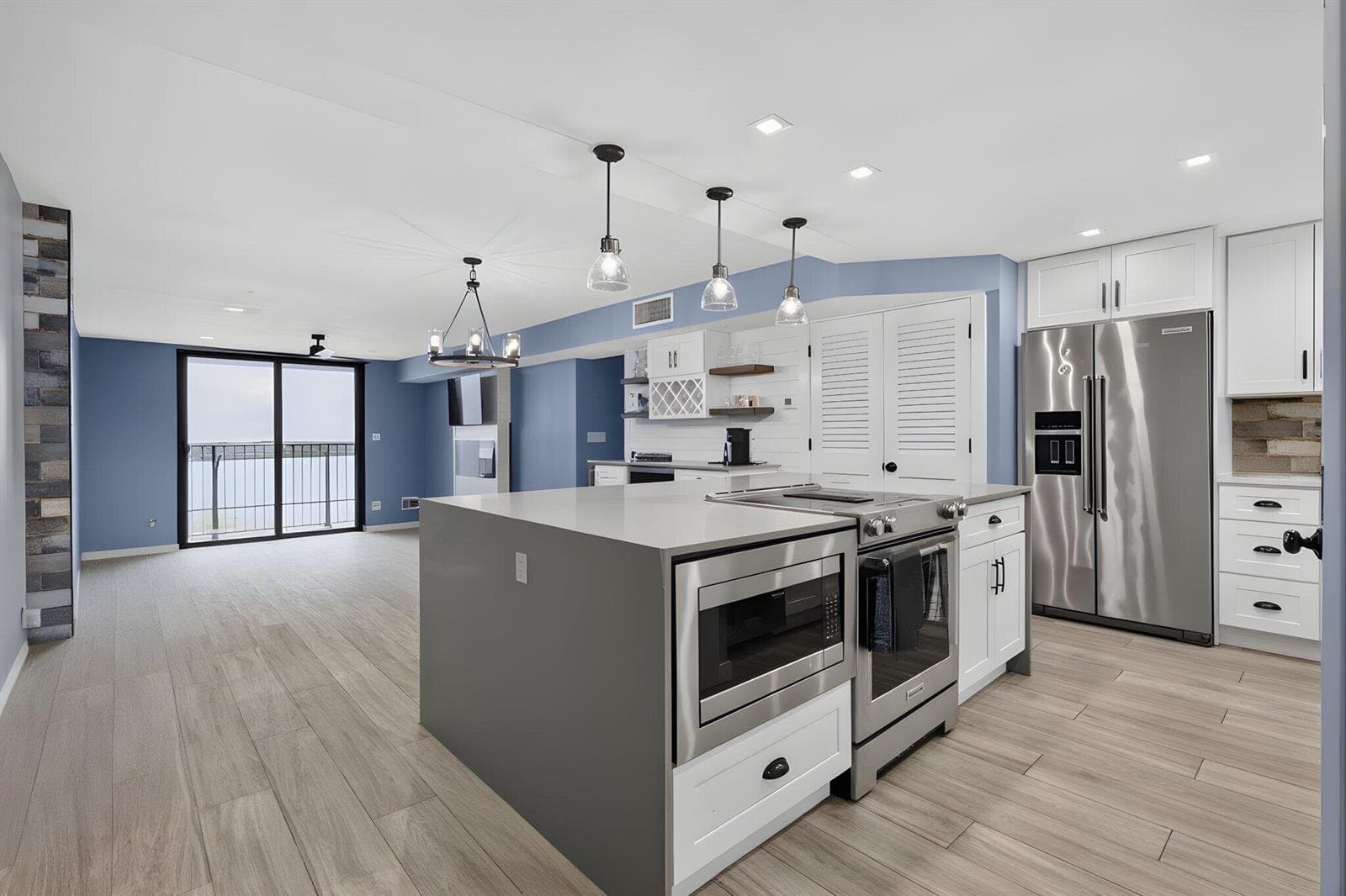 1200 Marine Way E 803B photo 5
