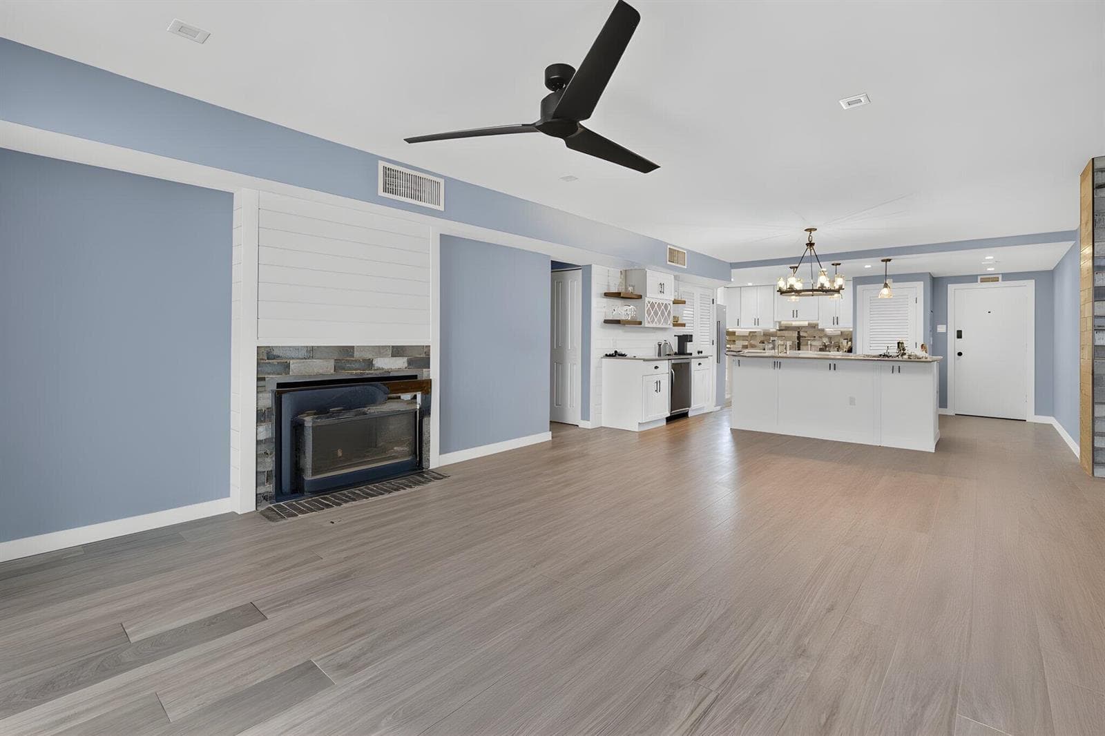1200 Marine Way E 803B photo 15