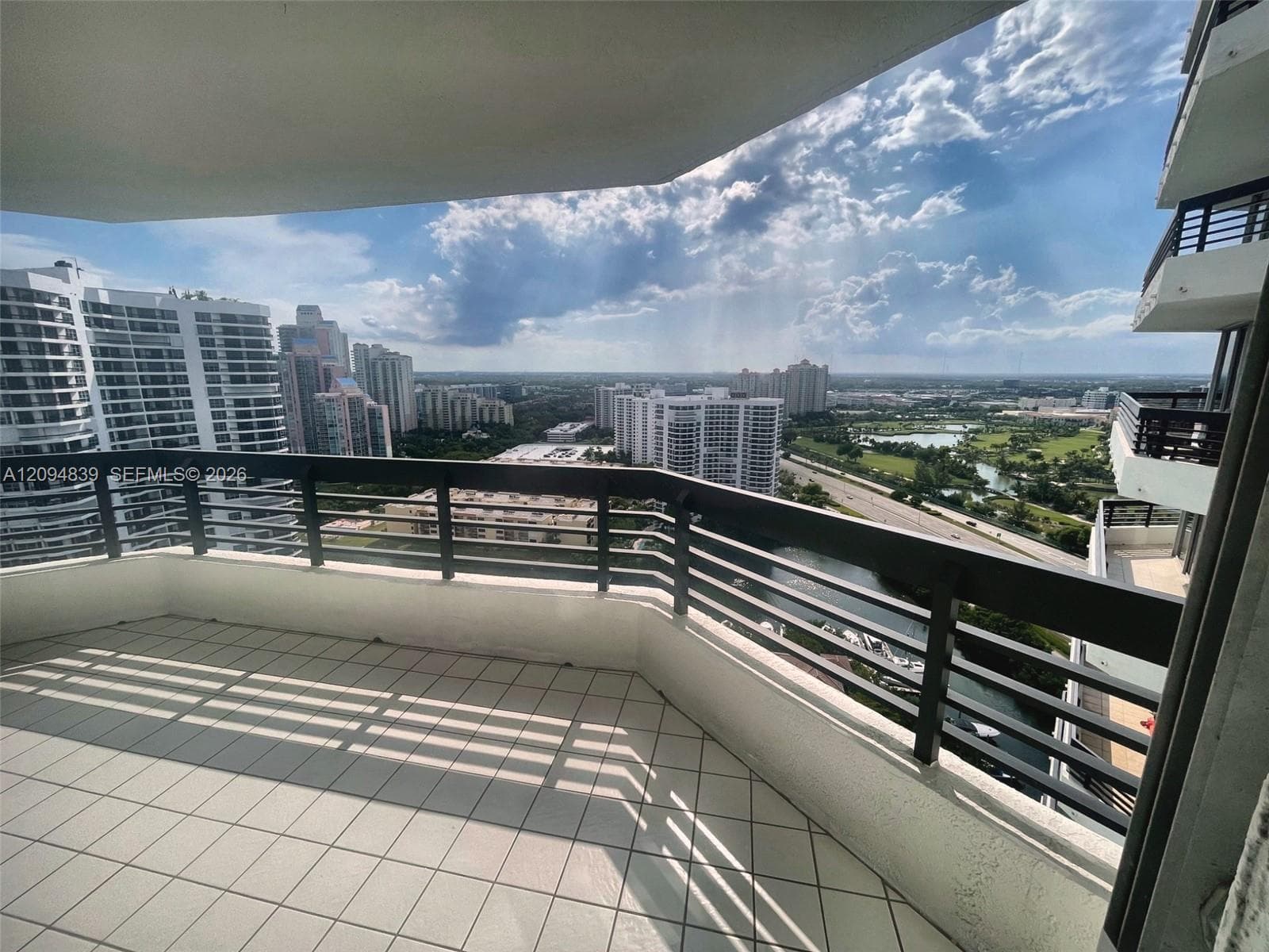 3500 Mystic Pointe Dr 3002 photo 1