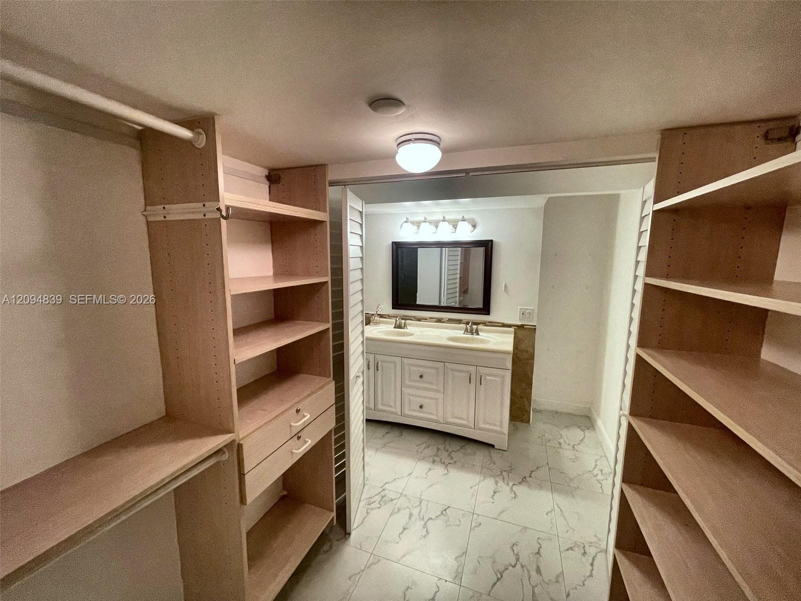 3500 Mystic Pointe Dr 3002 photo 15