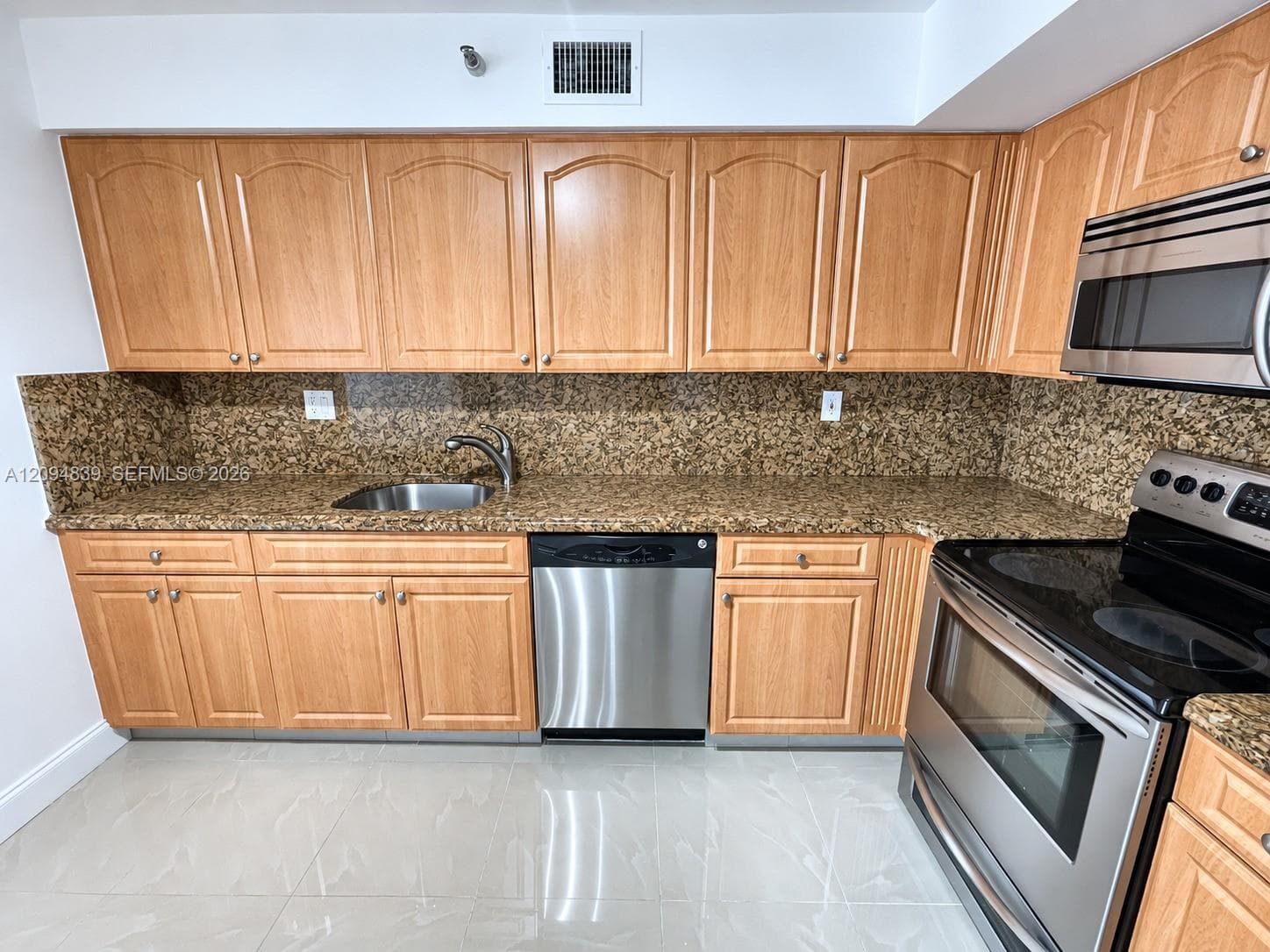 3500 Mystic Pointe Dr 3002 photo 11