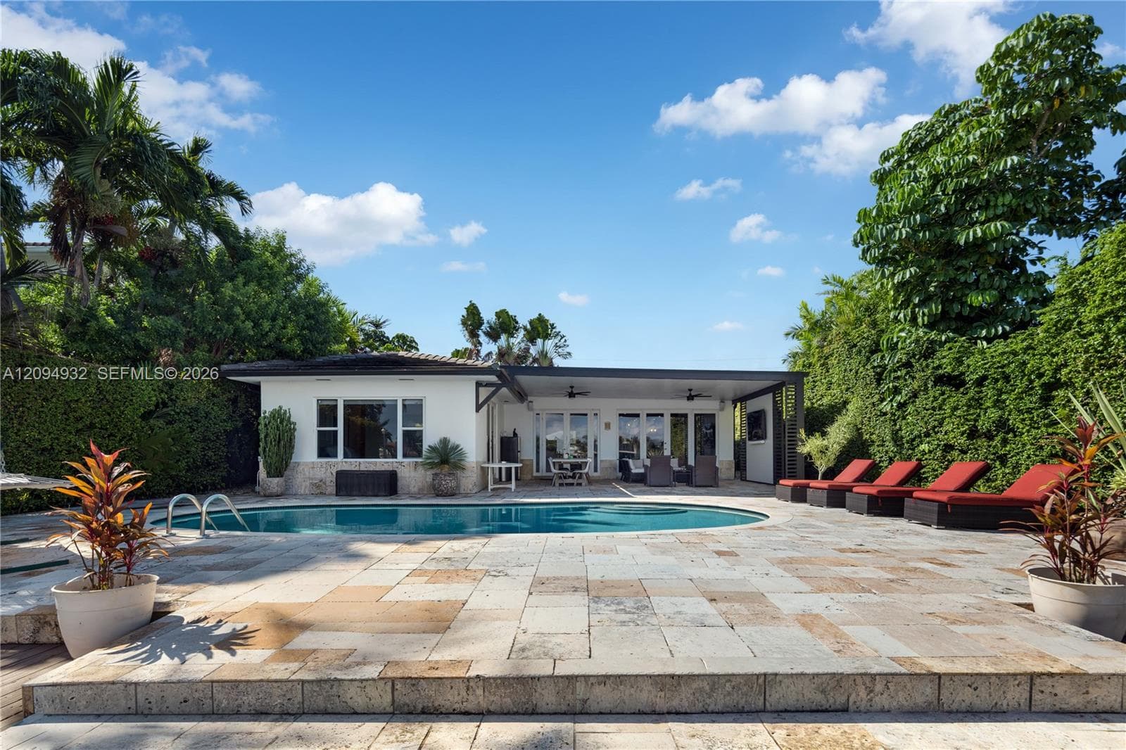 435 N Shore Dr photo 2