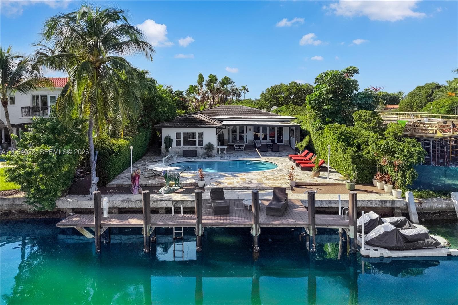435 N Shore Dr photo 1