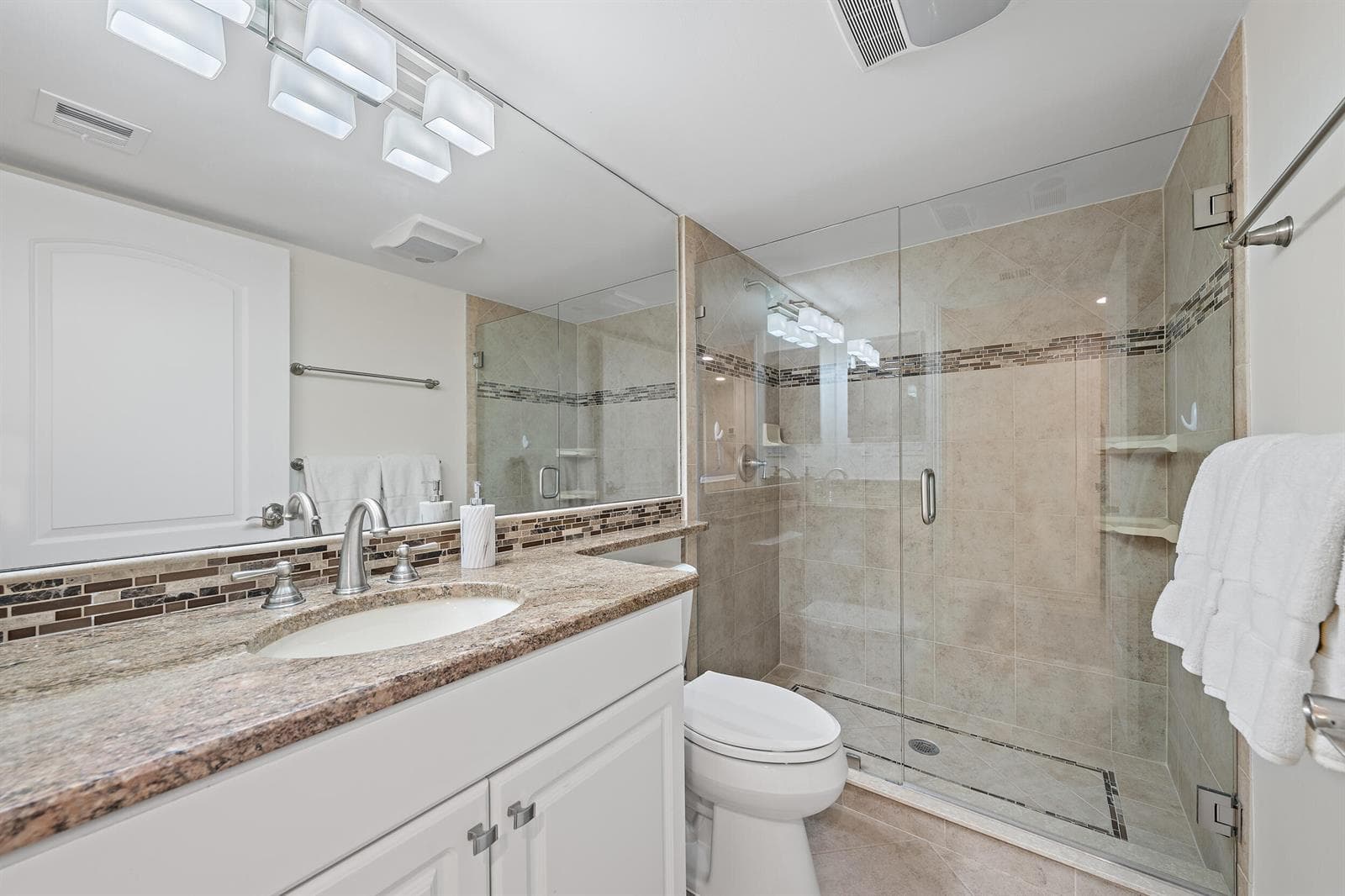 513 Oak Harbour Drive photo 16