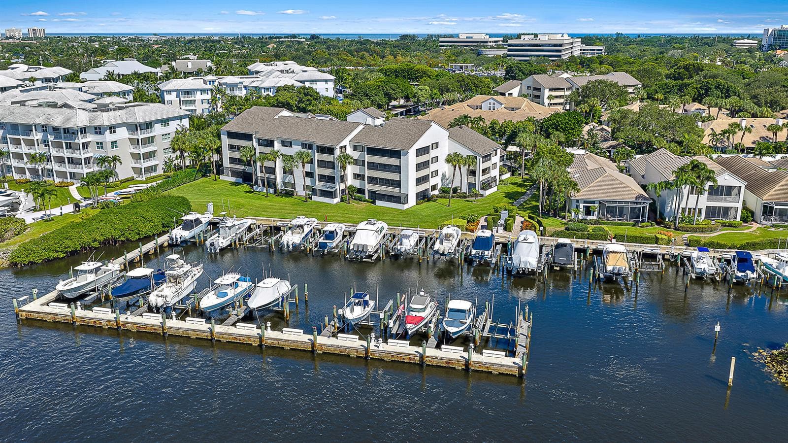 513 Oak Harbour Drive photo 24
