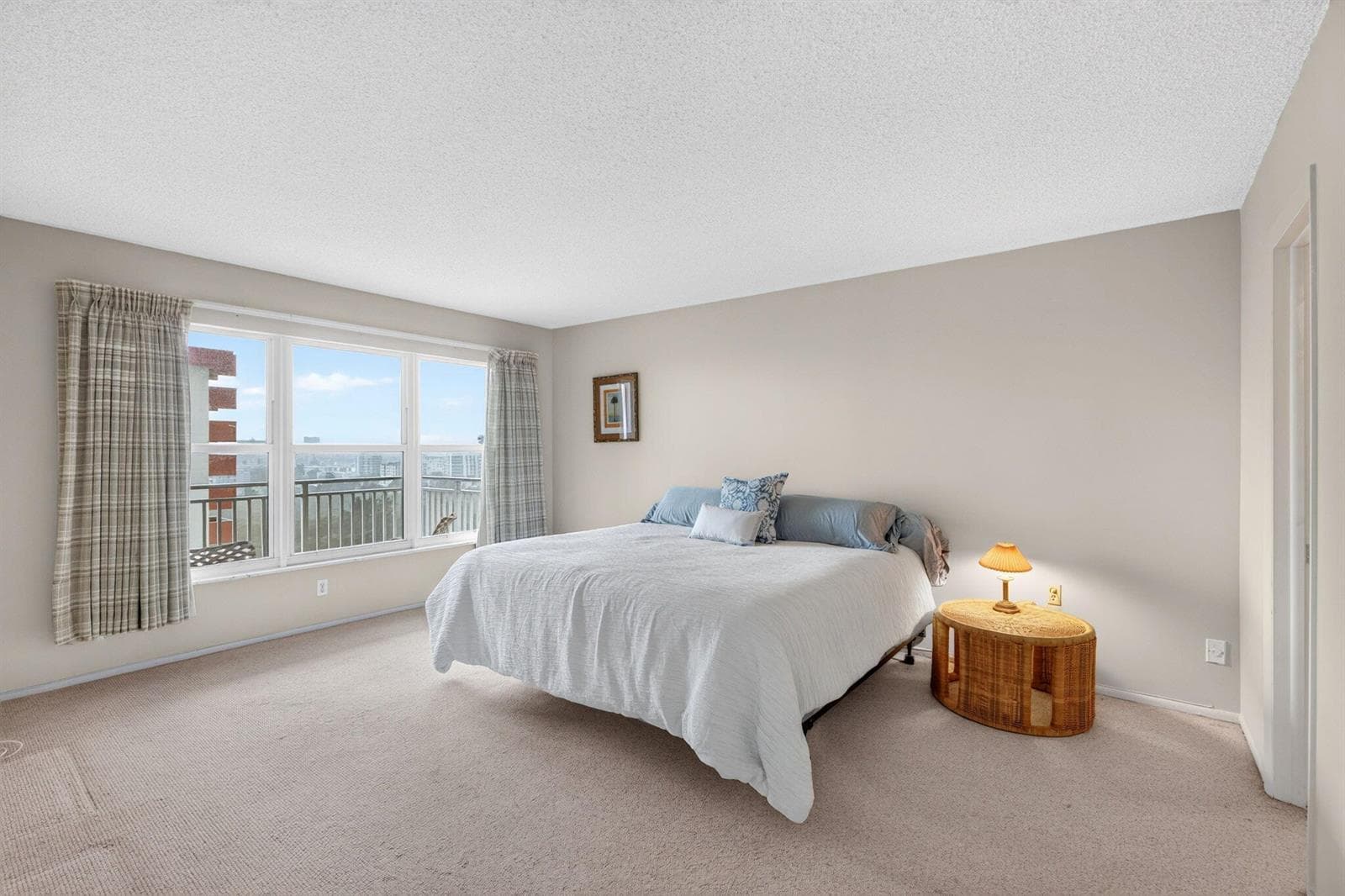 3000 E Sunrise Boulevard 15E photo 9