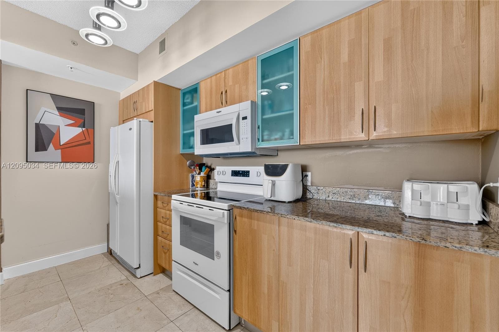 17555 Atlantic Blvd TS6 photo 8