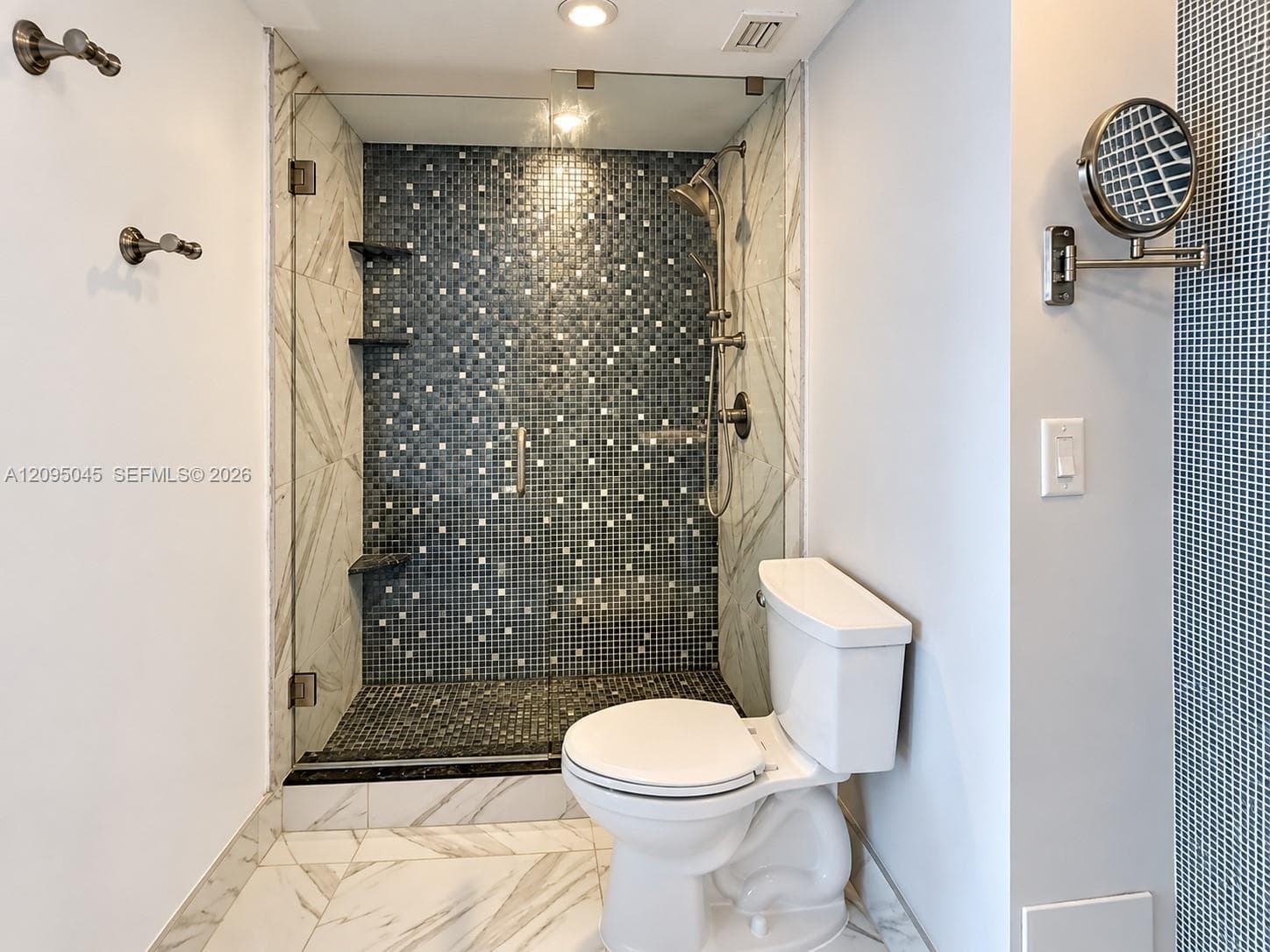 300 Bayview Dr 2014 photo 16