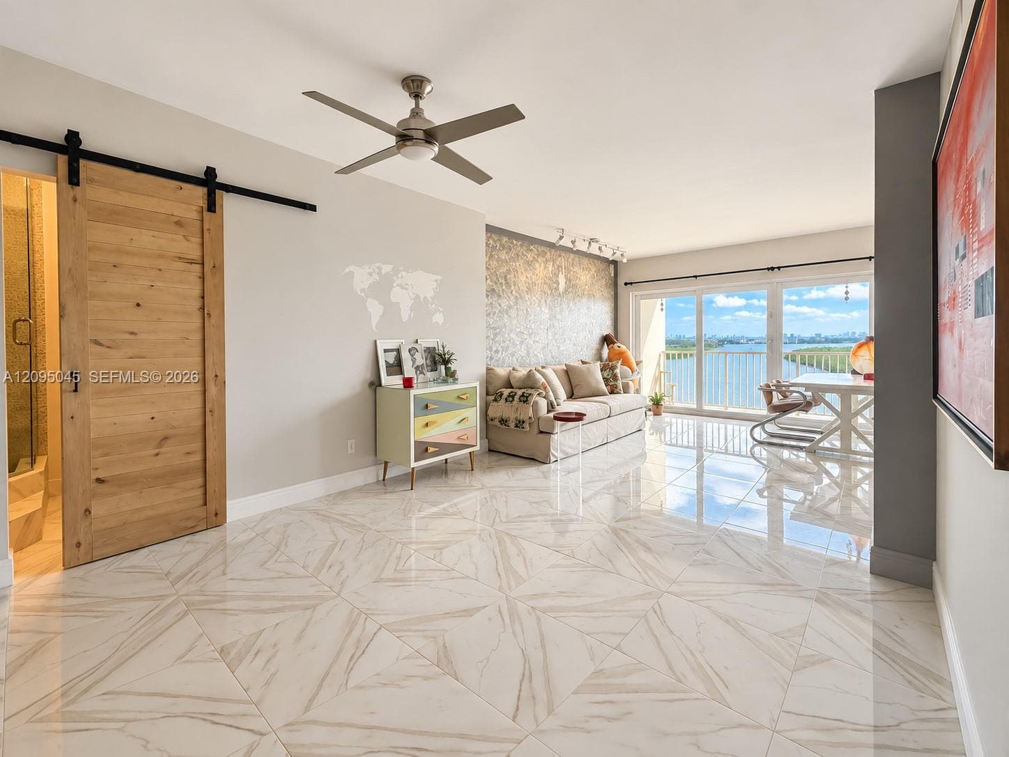300 Bayview Dr 2014 photo 8