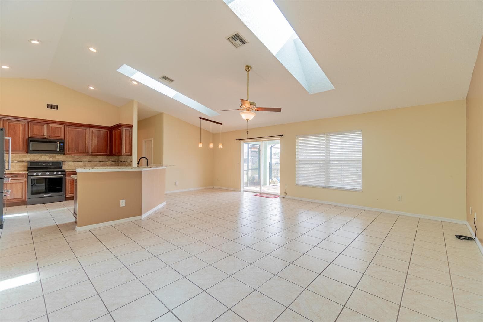 5593 NW WESLEY Road photo 13