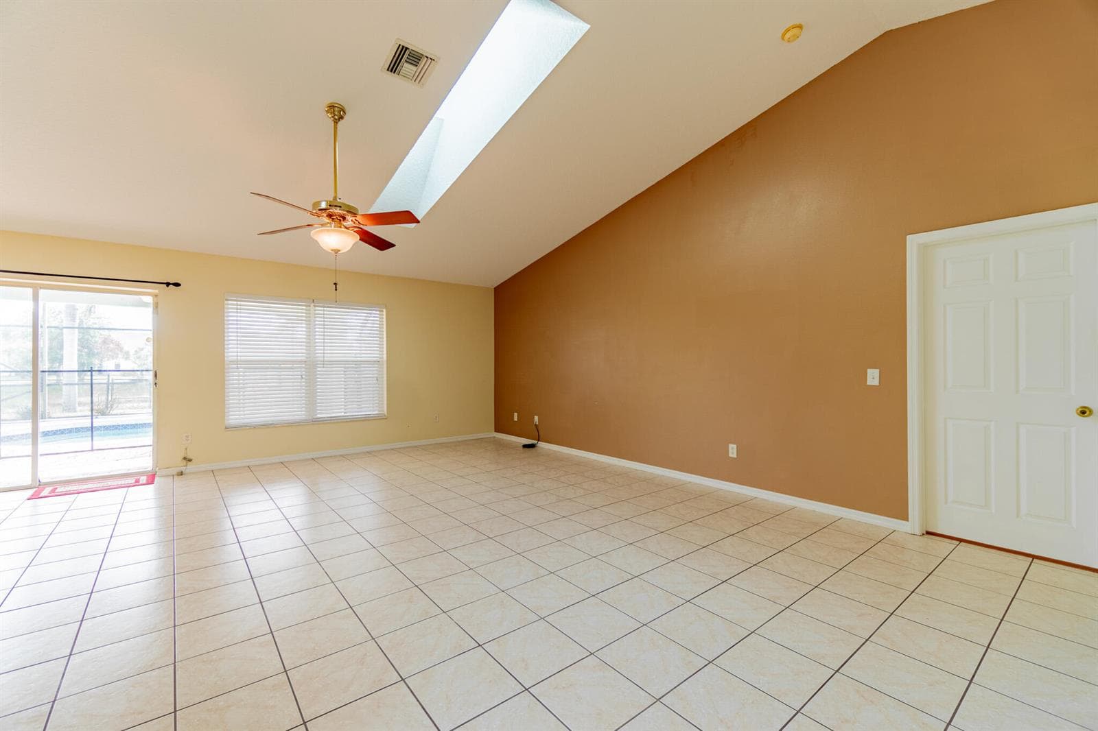 5593 NW WESLEY Road photo 12