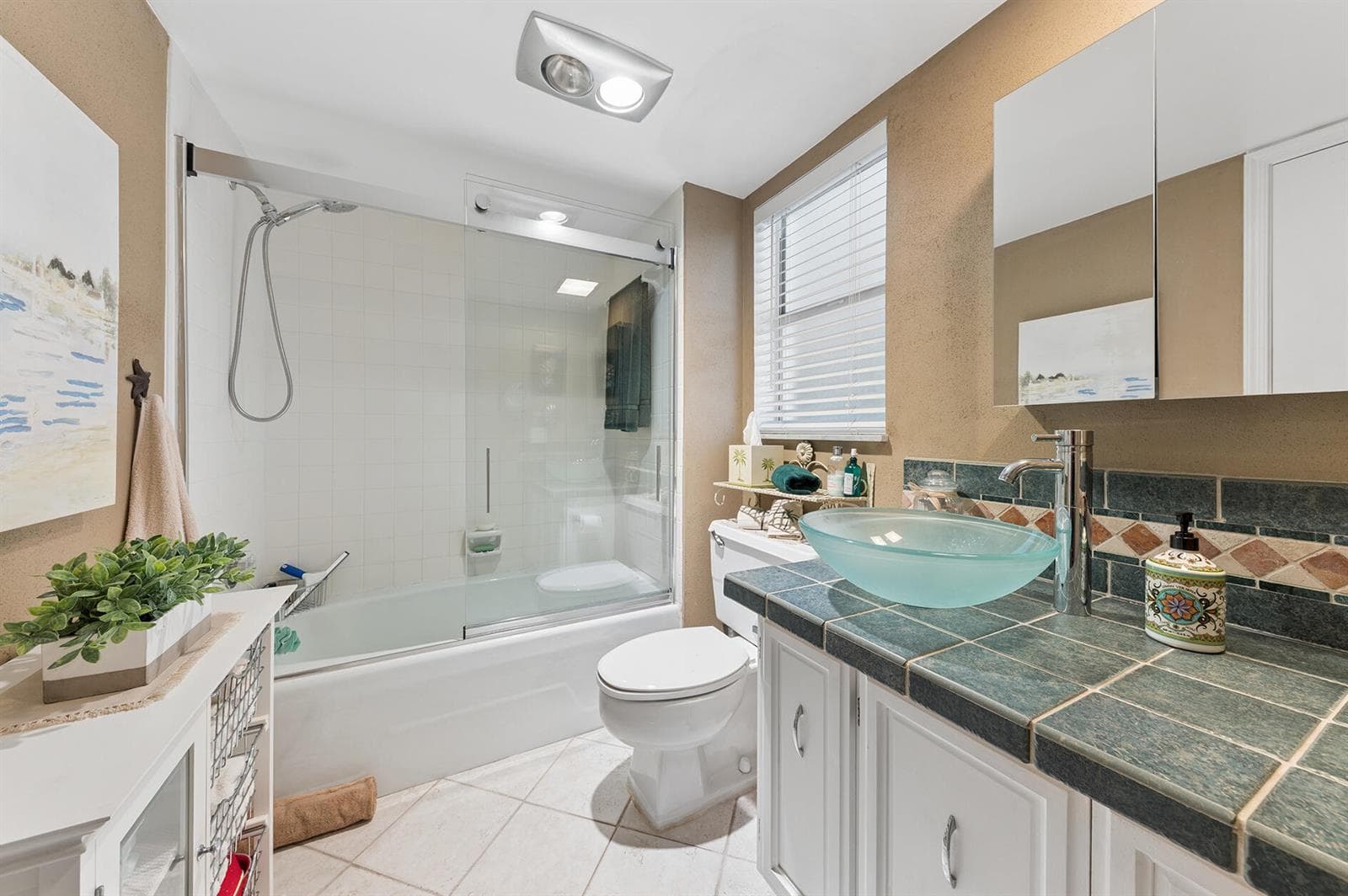 1 HARBOURSIDE Drive 1204 photo 22