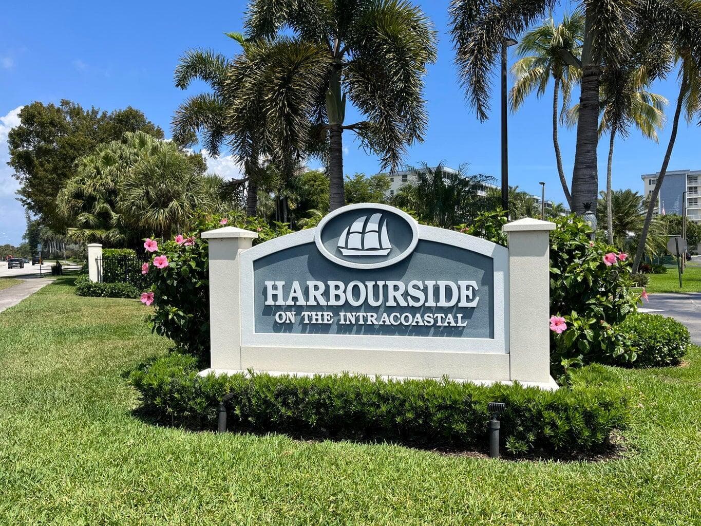 1 HARBOURSIDE Drive 1204 photo 3