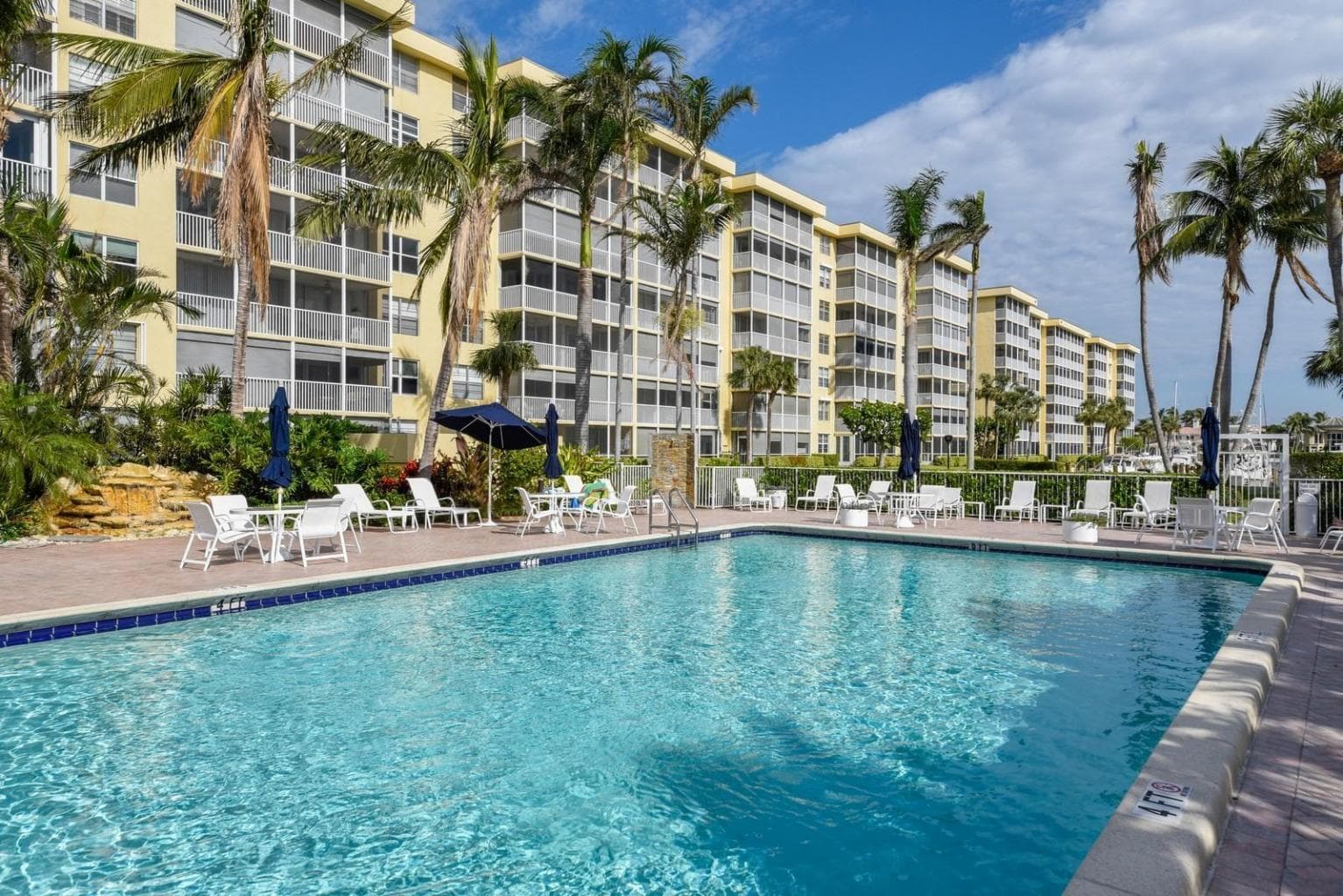 1 HARBOURSIDE Drive 1204 photo 8