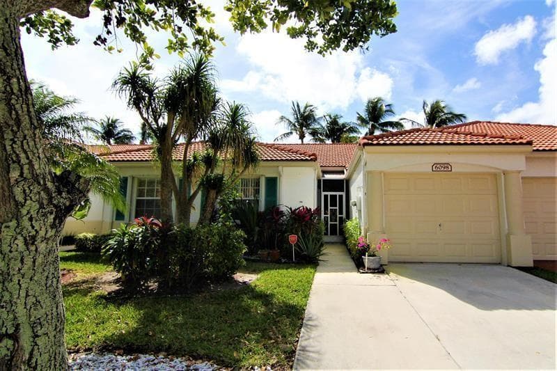 6098 Lake Hibiscus Drive photo 1