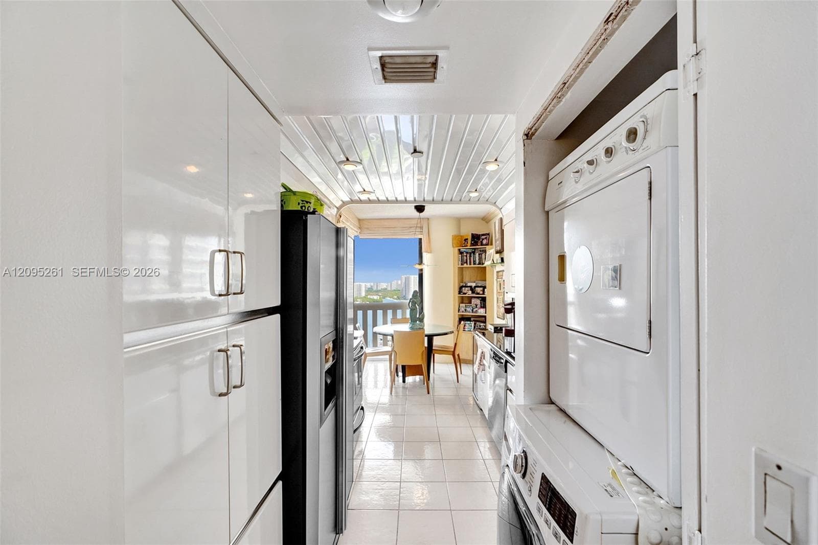 3000 ISLAND BL 2304 photo 11