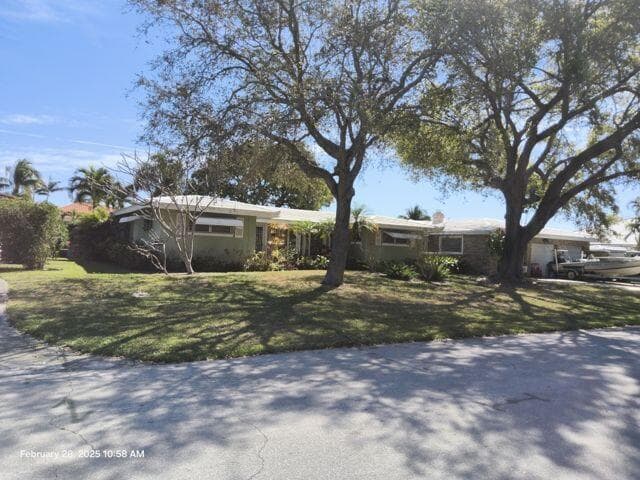 370 SE 14TH Avenue photo 2