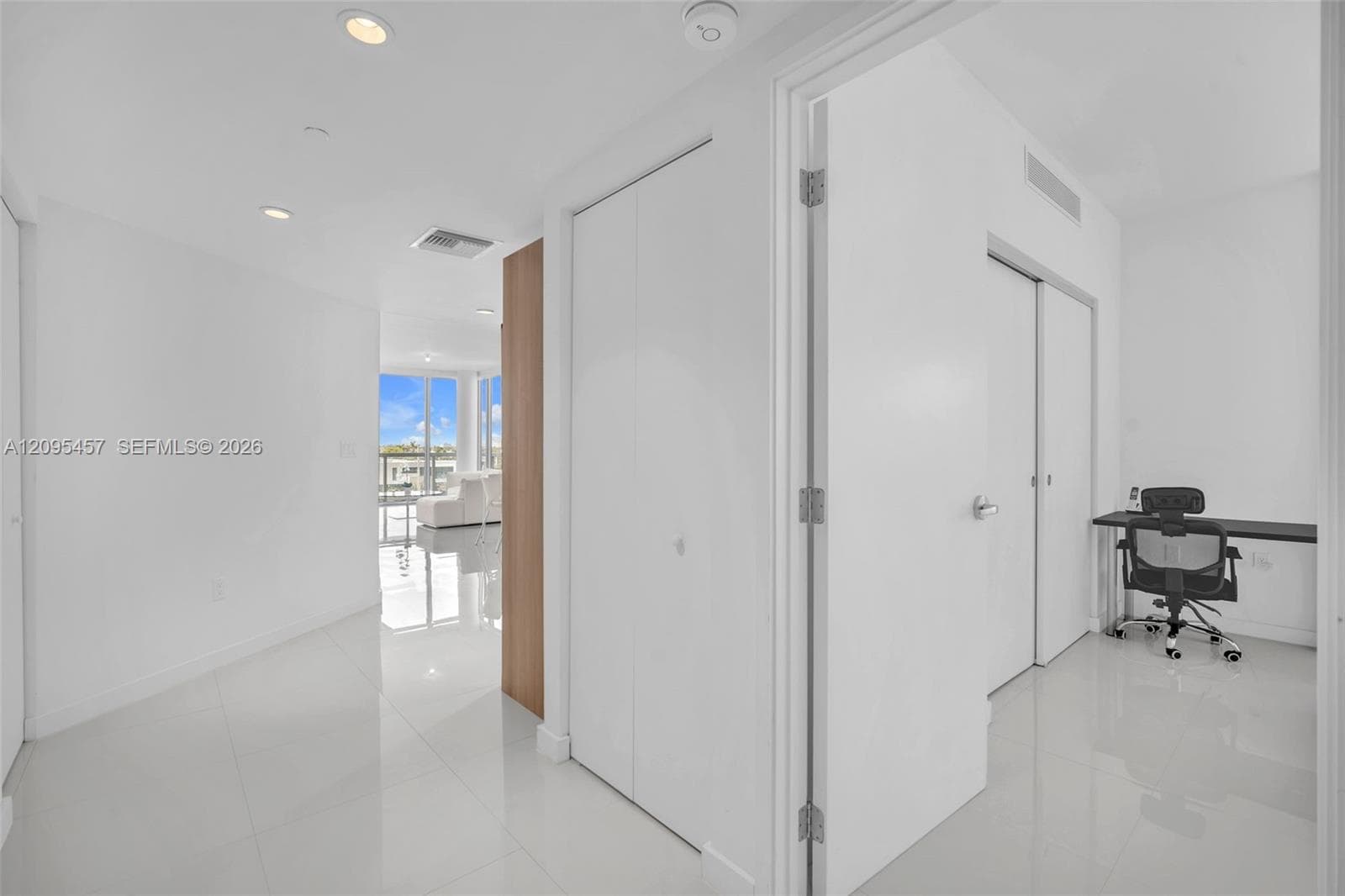 9940 W Bay Harbor Dr 5D-N photo 23